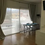 白磨坊公寓 *